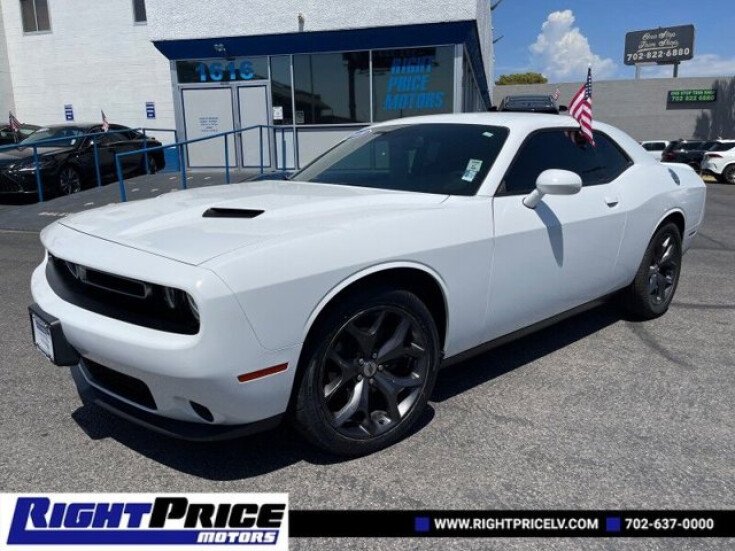 Thumbnail Photo undefined for 2019 Dodge Challenger SXT